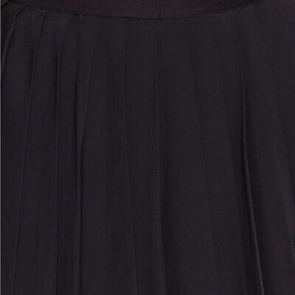 Black Pleated Mini Skirt with shorts inside - Picture 10 of 10